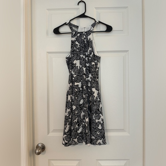 NWT Express Women's Dress Size 2 - Picture 1 of 4